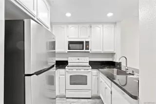 Photo #4: 260018664 Listing