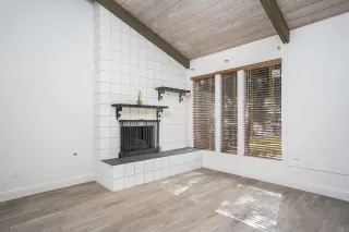 Photo #6: 260018678 Listing