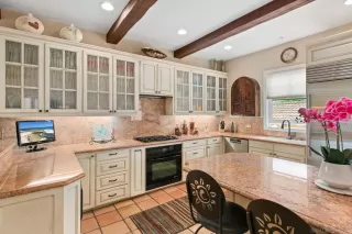 Photo #6: 260018689 Listing