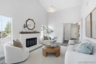 Photo #1: 260018698 Listing
