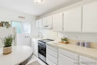 Photo #3: 260018727 Listing