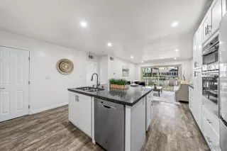 Photo #2: 260018730 Listing