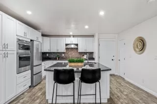 Photo #4: 260018730 Listing