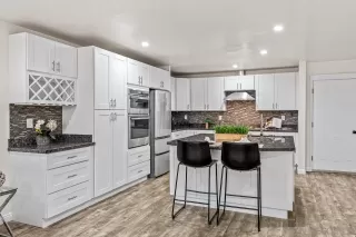 Photo #6: 260018730 Listing