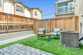 Photo #2: 260018746 Listing