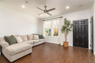 Photo #2: 260018747 Listing