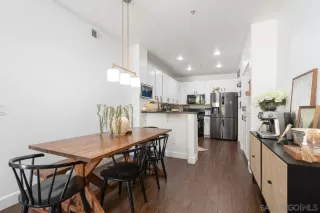 Photo #4: 260018747 Listing