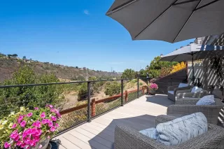 Photo #2: 260018759 Listing