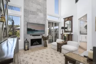 Photo #4: 260018759 Listing