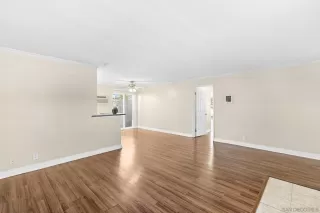 Photo #5: 260018775 Listing