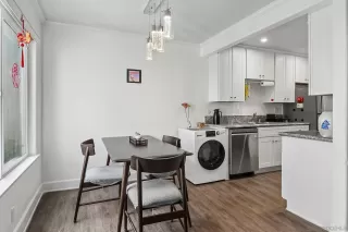 Photo #4: 260018780 Listing