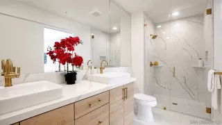 Photo #4: 260018792 Listing