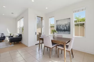 Photo #3: 260018816 Listing