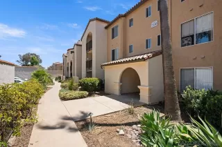 Photo #2: 260018818 Listing
