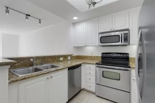 Photo #1: 260018832 Listing