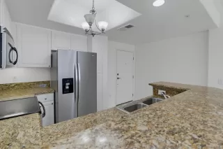 Photo #2: 260018832 Listing