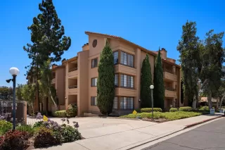 Photo #1: 260018842 Listing