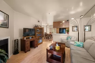 Photo #5: 260018842 Listing