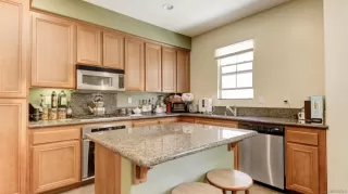 Photo #3: 260018853 Listing