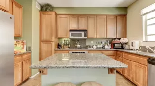 Photo #4: 260018853 Listing
