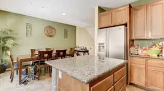 Photo #6: 260018853 Listing