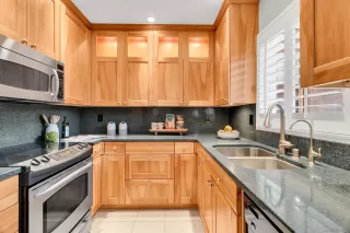 Photo #4: 260018872 Listing