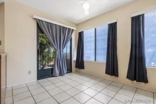 Photo #4: 260018878 Listing