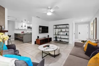 Photo #1: 260018879 Listing 