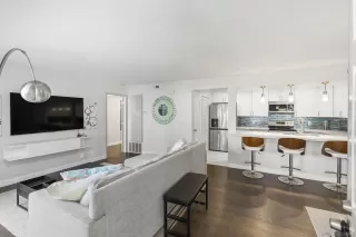 Photo #2: 260018896 Listing