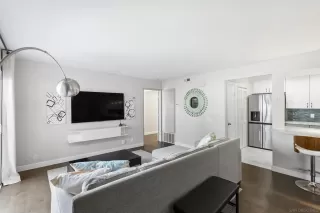 Photo #3: 260018896 Listing