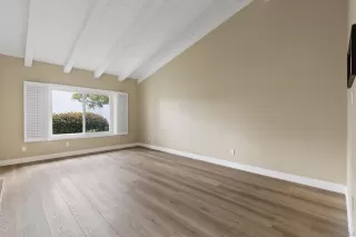 Photo #6: 260018897 Listing