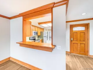 Photo #2: 260018929 Listing