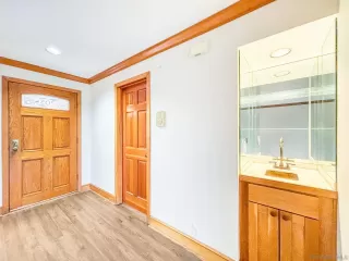 Photo #3: 260018929 Listing