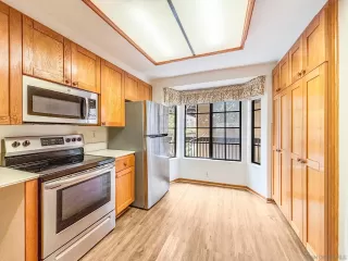 Photo #5: 260018929 Listing