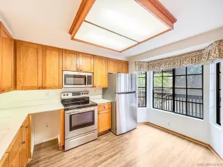 Photo #6: 260018929 Listing