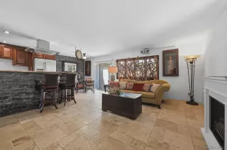 Photo #2: 260018930 Listing