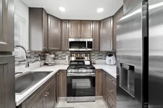 Photo #1: 260018955 Listing