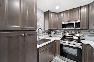 Photo #3: 260018955 Listing