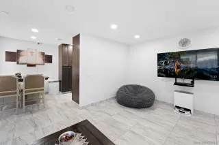 Photo #4: 260018955 Listing