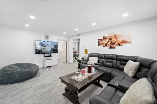 Photo #5: 260018955 Listing
