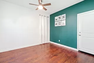 Photo #3: 260018965 Listing
