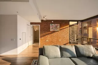 Photo #3: 260018985 Listing