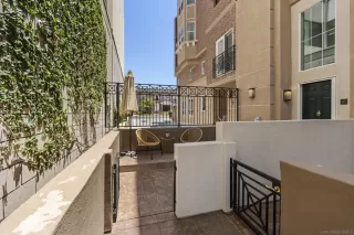 Photo #3: 260018996 Listing