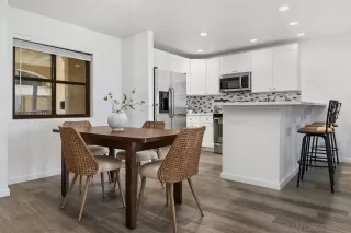 Photo #5: 260019014 Listing