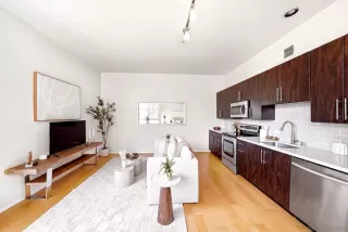 Photo #2: 260019016 Listing