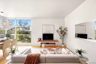 Photo #4: 260019016 Listing