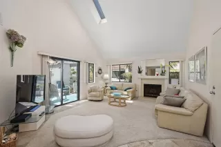 Photo #1: 260019031 Listing