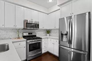 Photo #3: 260019057 Listing