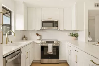 Photo #5: 260019075 Listing