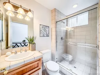 Photo #6: 260019101 Listing